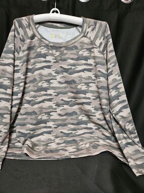 Xersion Camo Long-Sleeve Crewneck Top - Gray/Green